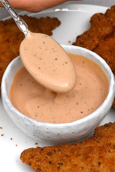 Make The Best Copycat Raising Canes Sauce Recipe。